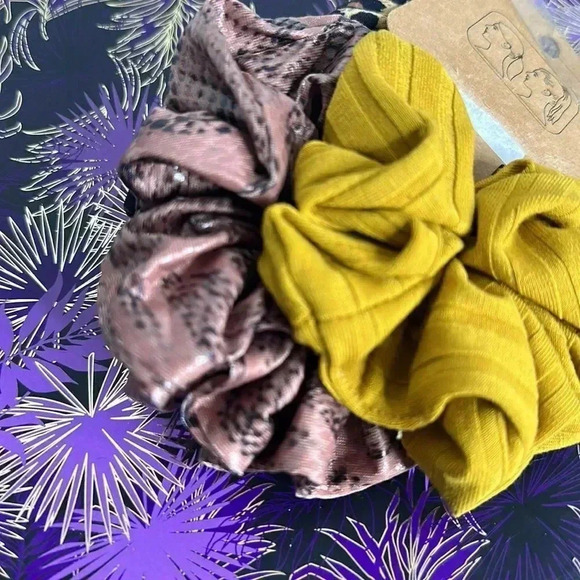 Berry 3 Hair tie Bundle - Picture 4 of 6